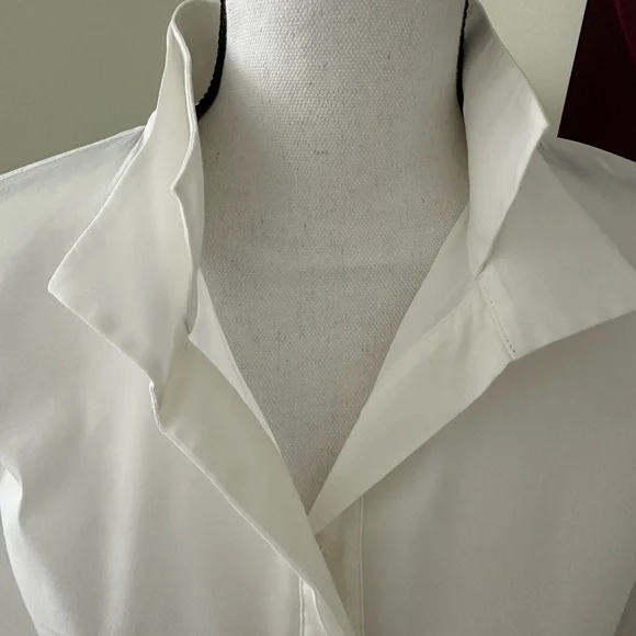 Elegant White Button-Up Shirt - Picture 3 of 9